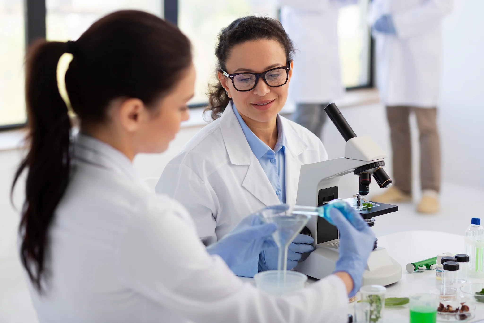 Analyse au microscope - Toda Pharma